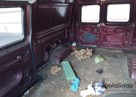 2004 Ford Econoline E150 Van z USA, uszkodzony, nr VIN 1FTRE14W04HB18831